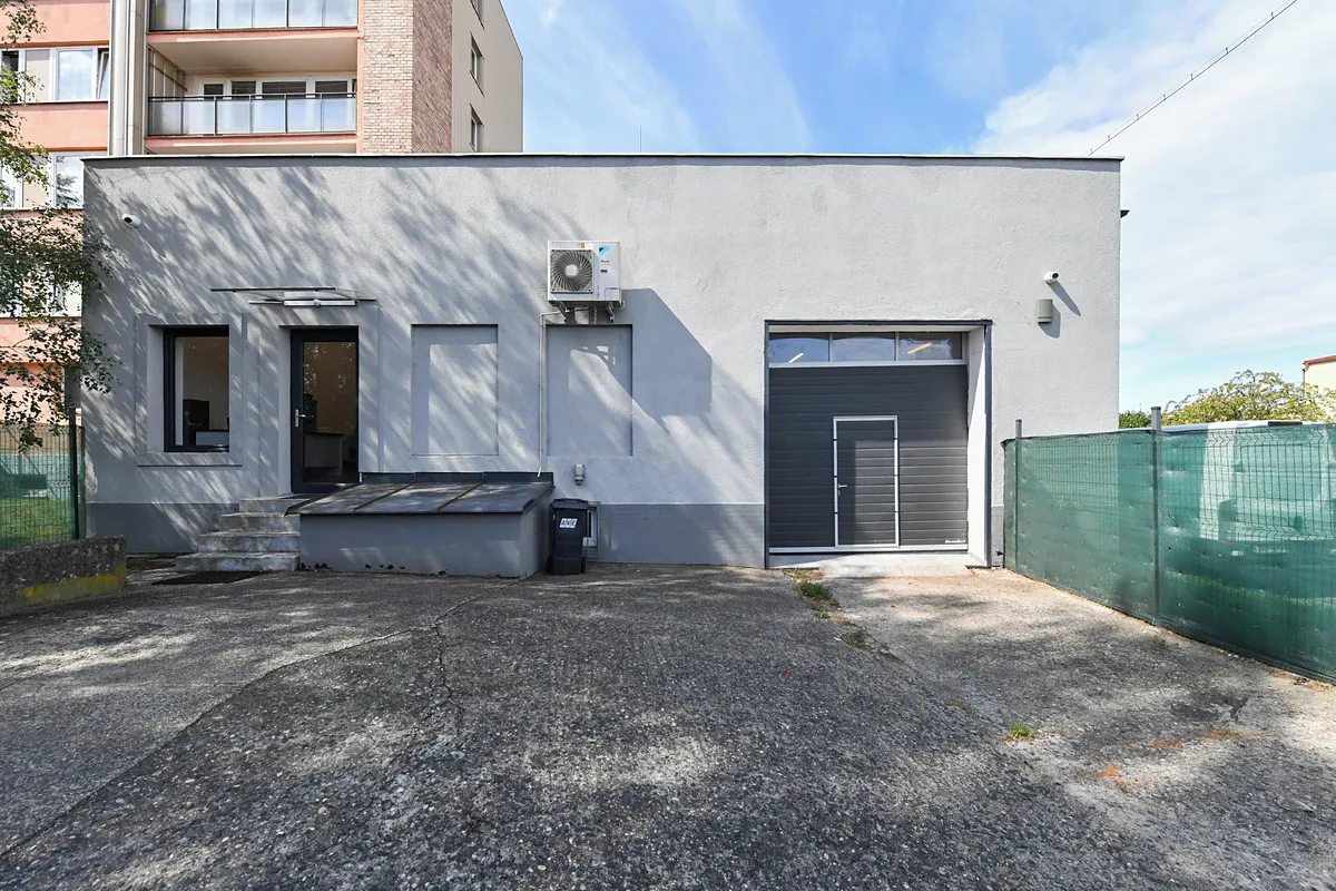 Prodej výrobní haly, prostoru 210 m²